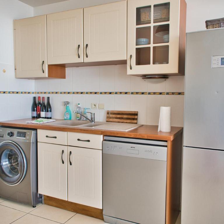 LE PALAIS dETE T4 6-8 115m2 grand standing garage carplug - Three-Bedroom Apartment - 15