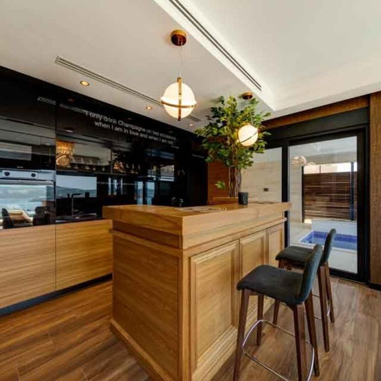 MonteLux Mansion - Villa - 7