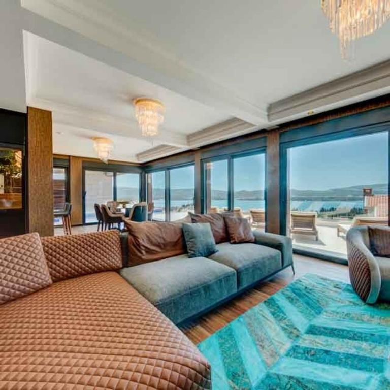 MonteLux Mansion - Vila - 1