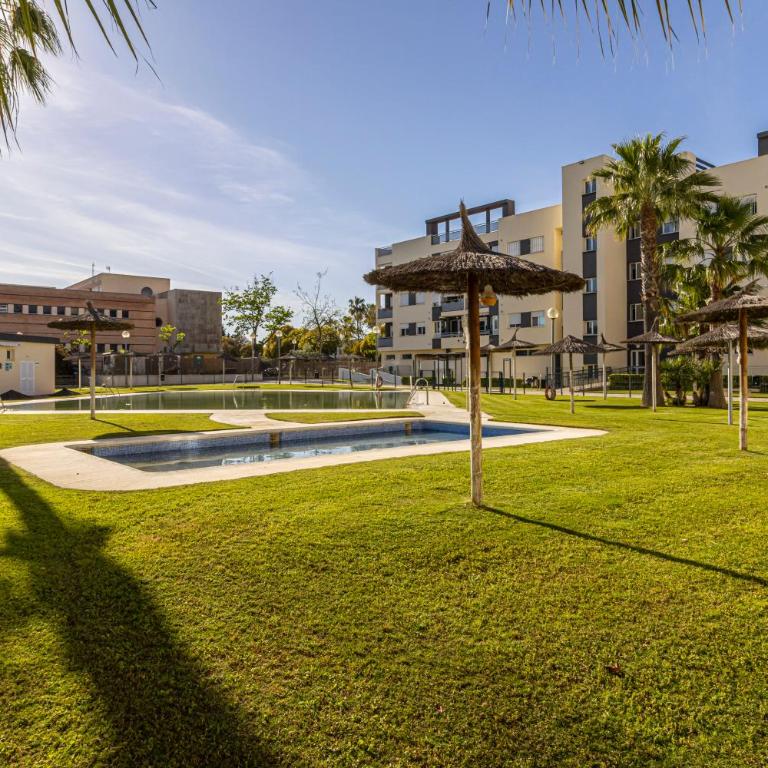 Allo Apartments Europa II Parking Piscina Padel 4 Habitaciones - Apartamento - 55