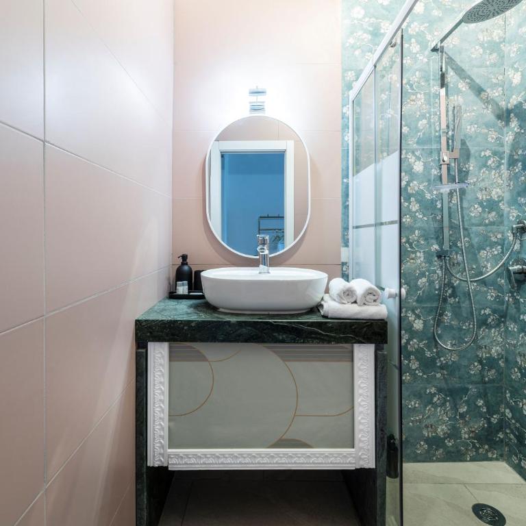 Easylife - Suite in Porta Venezia - Camera Matrimoniale - 9