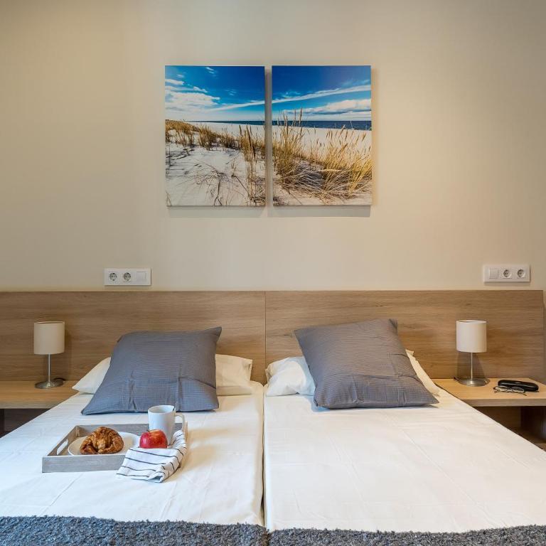 AB Nou de la Rambla - Three-Bedroom Apartment 1 - 4