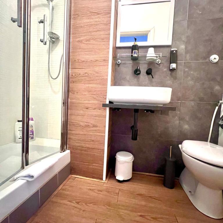 Mia House Roma - Doppelzimmer mit eigenem Bad - 8