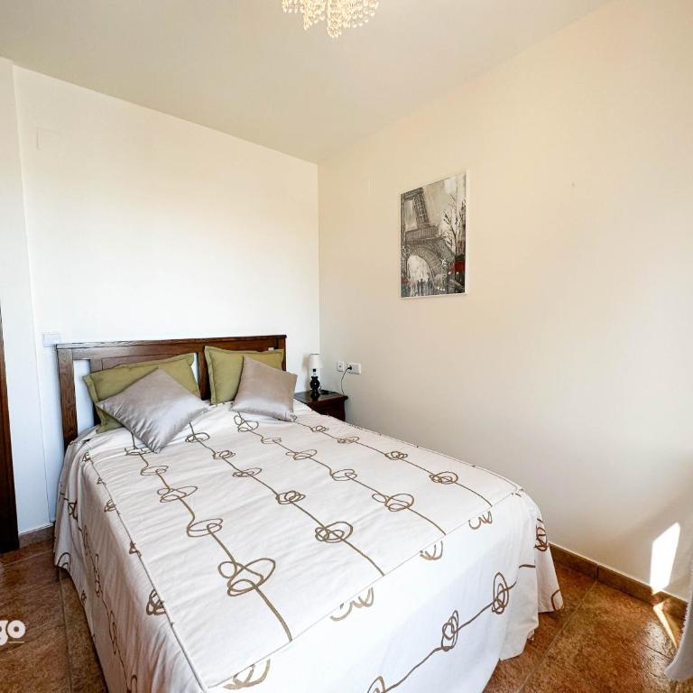 Bright 3-Bedroom Townhouse - Las Lomas - BAU01 - Three-Bedroom Townhouse - 12