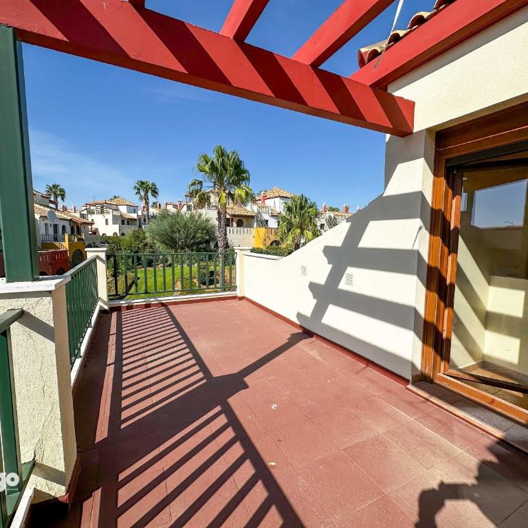 Bright 3-Bedroom Townhouse - Las Lomas - BAU01 - Three-Bedroom Townhouse - 24