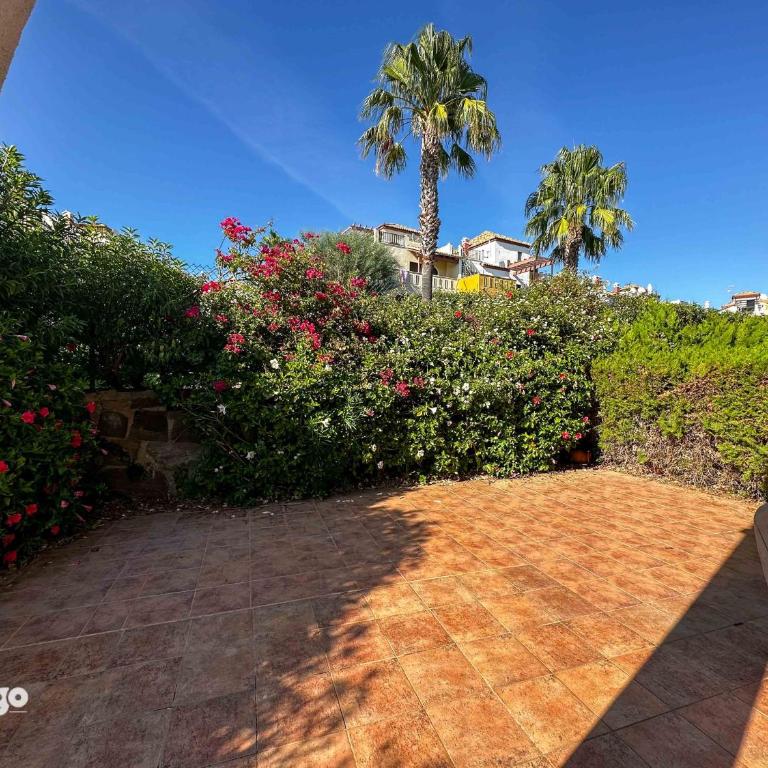 Bright 3-Bedroom Townhouse - Las Lomas - BAU01 - Three-Bedroom Townhouse - 25