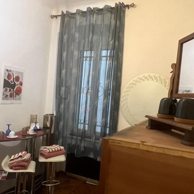 La Vie de Bohème - Standard Double Room with Shared Bathroom - 1