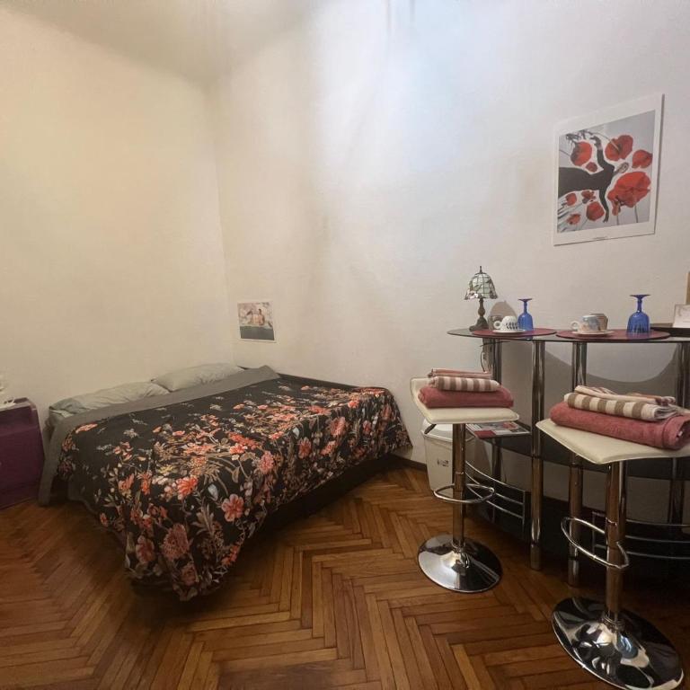 La Vie de Bohème - Standard Double Room with Shared Bathroom - 2