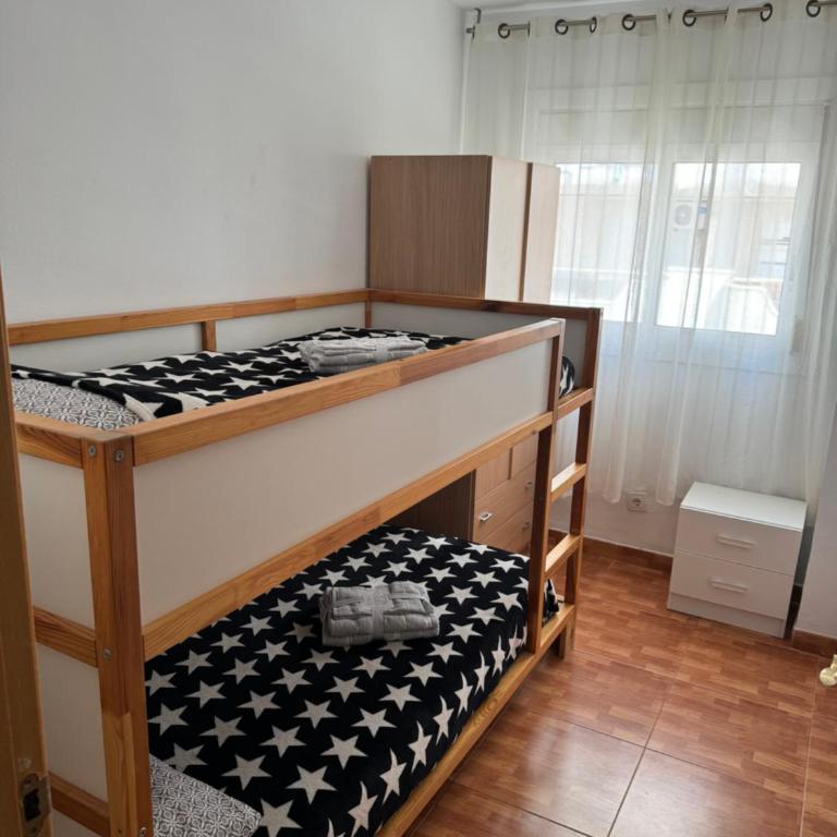 Apartmentos Salou Summer Life - Three-Bedroom Apartment - 4