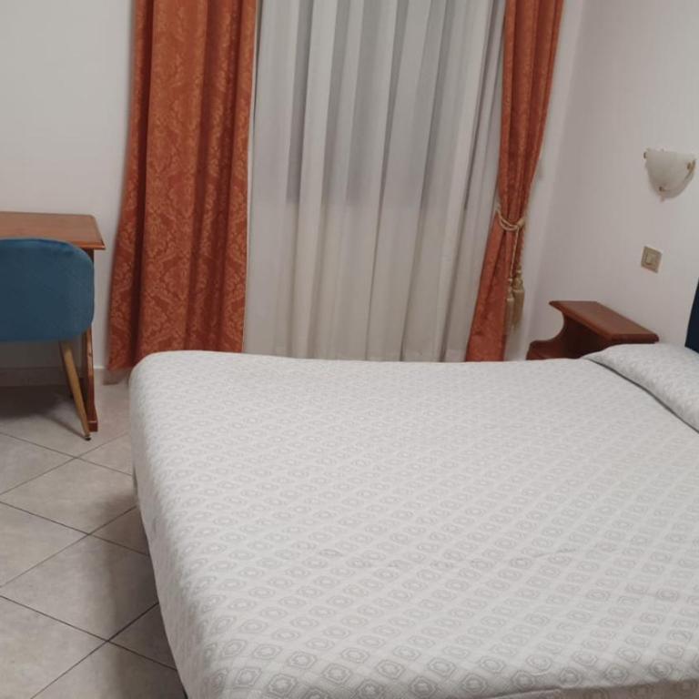 Hotel 4 Mori - Camera Matrimoniale - 3