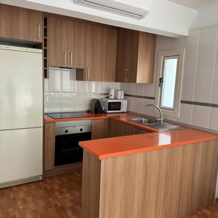Apartmentos Salou Summer Life - Three-Bedroom Apartment - 5