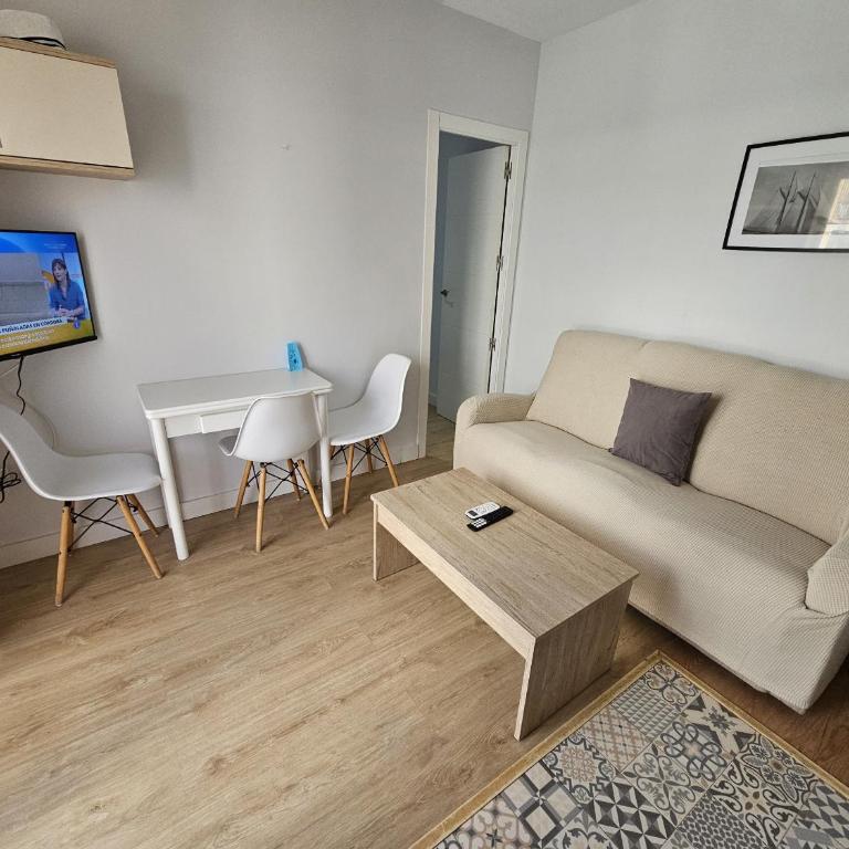 Apartamento Centro Playa IF Benidorm - Two-Bedroom Apartment - 3