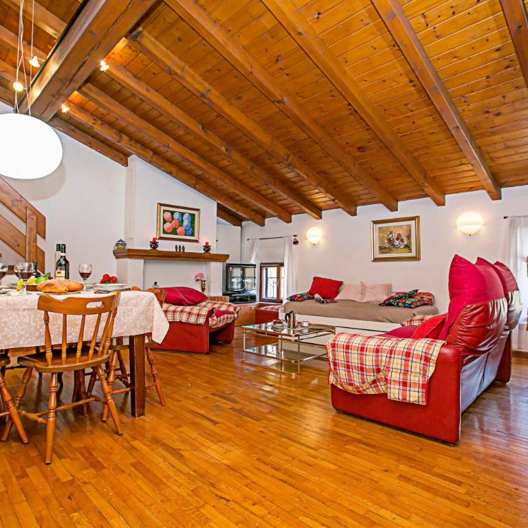 Residenza Rocca del Lago 2 - Happy Rentals - Appartamento con 2 Camere da Letto - 1