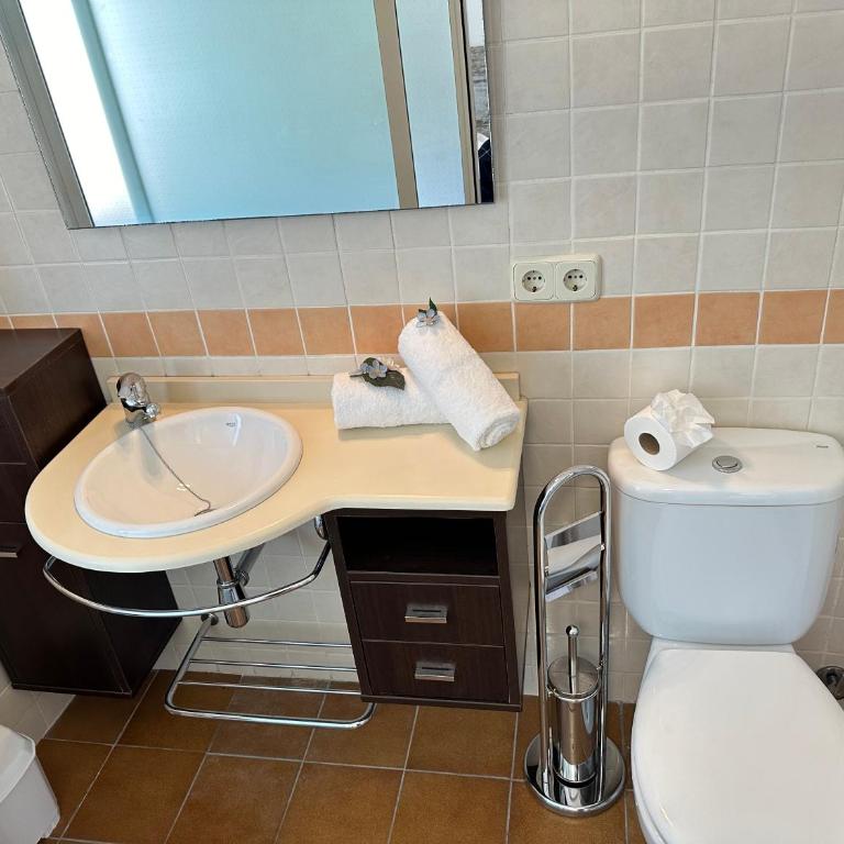 Agi Porthos Apartments - One-Bedroom Apartment - 13