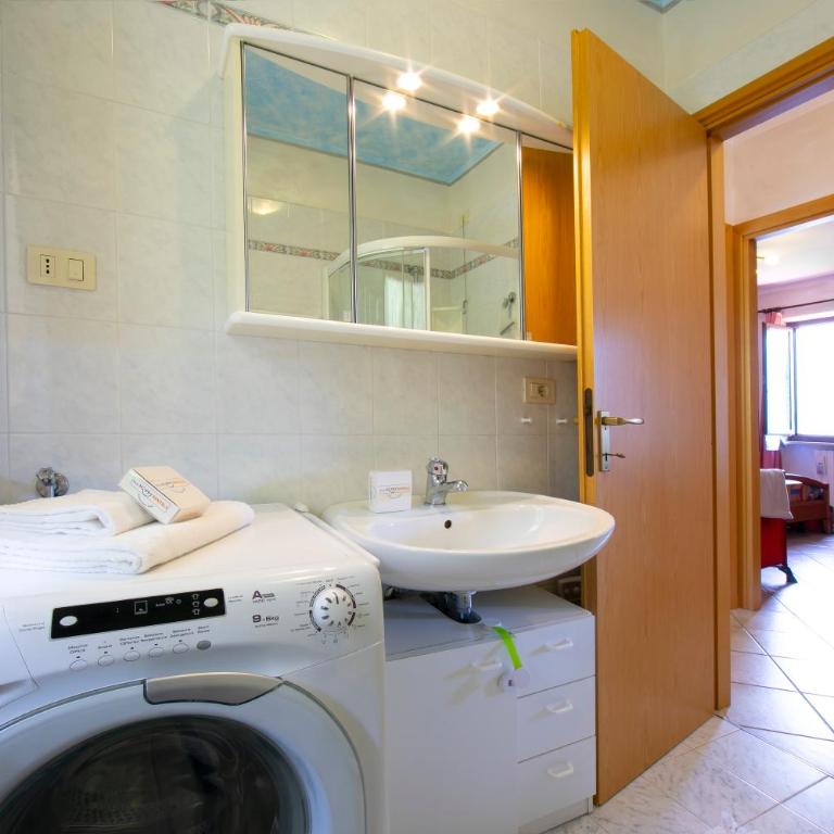 Balcone sul Lago - Apartment with Amazing View Terrace - Happy Rentals - Appartamento con Terrazza - 23