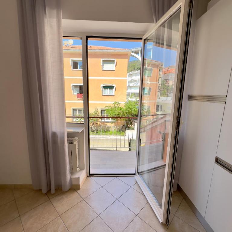 Appartamento La Mola - Apartment with Balcony - 5