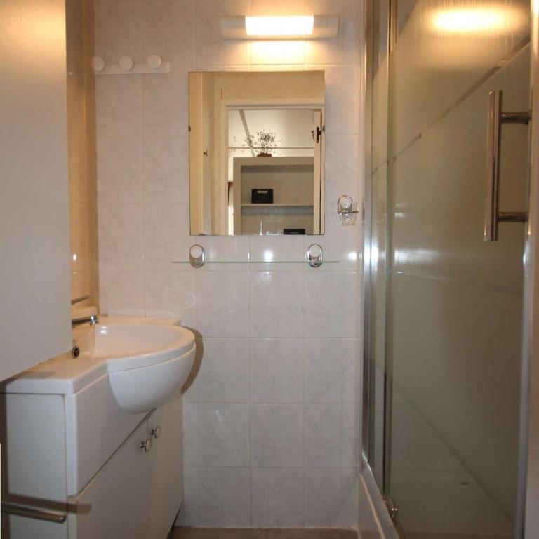 Belle villa de vacances climatisée, residence TAMARIS avec accès payant pour piscines-animations, wifi, 2 chambres, 4 à 6 couchages PORTIRAGNES PLAGE LRTAMH7 - Maison 2 Chambres - 9