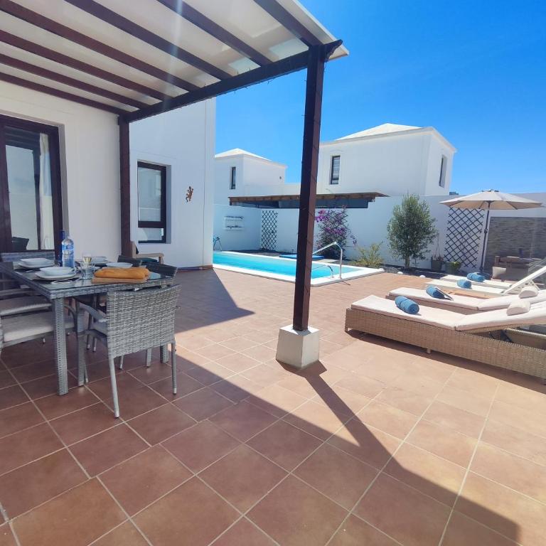 Casa Adassa en Playa Blanca - Two-Bedroom House - 4