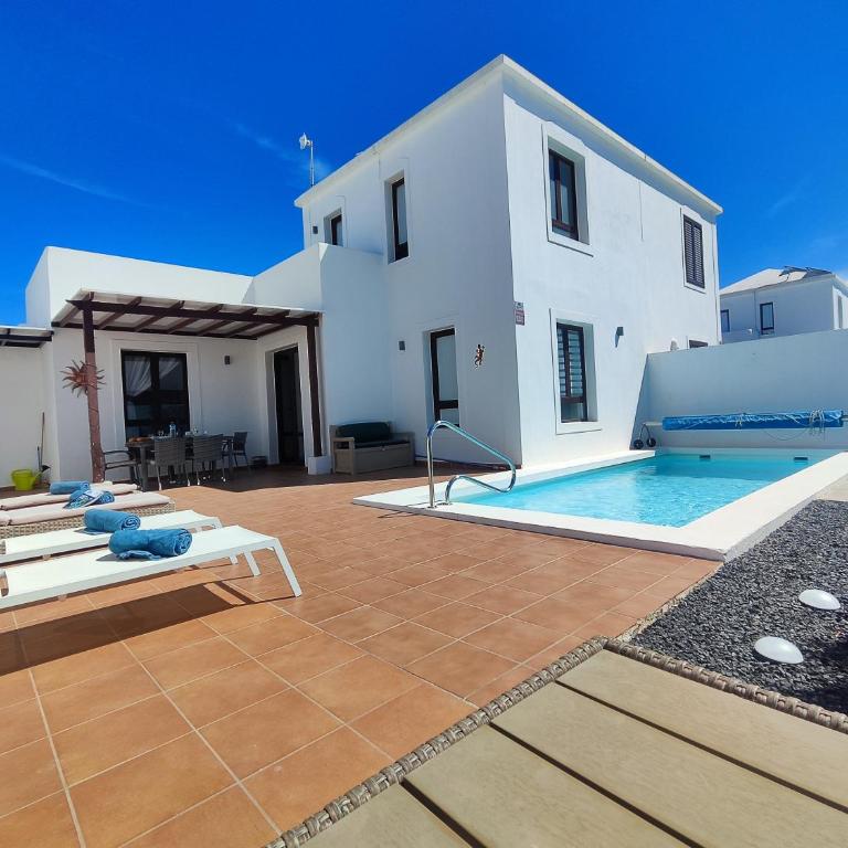 Casa Adassa en Playa Blanca - Two-Bedroom House - 3