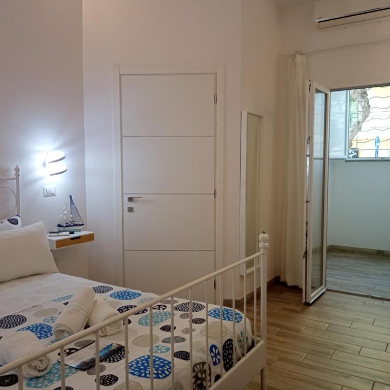 White shell rooms self check-in - Camera Matrimoniale Economy - 5