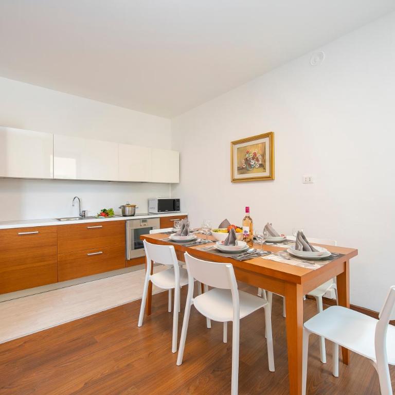 Residenza Rocca Del Lago 4 - Happy Rentals - Appartamento con Vista Lago - 15