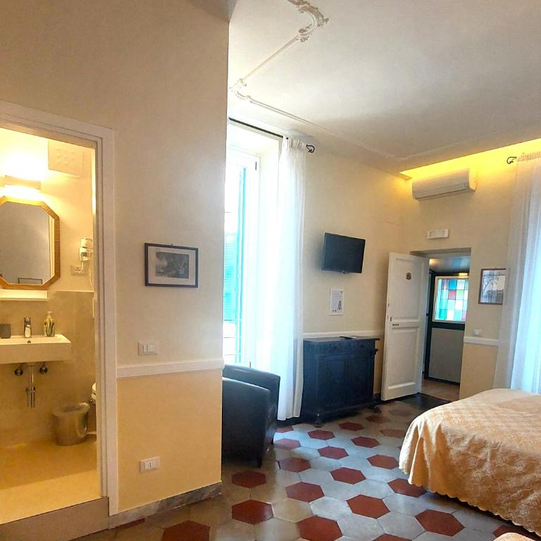 Residenza Maritti Decò Style- Guesthouse - Double or Twin Room with Sofa Bed - 9