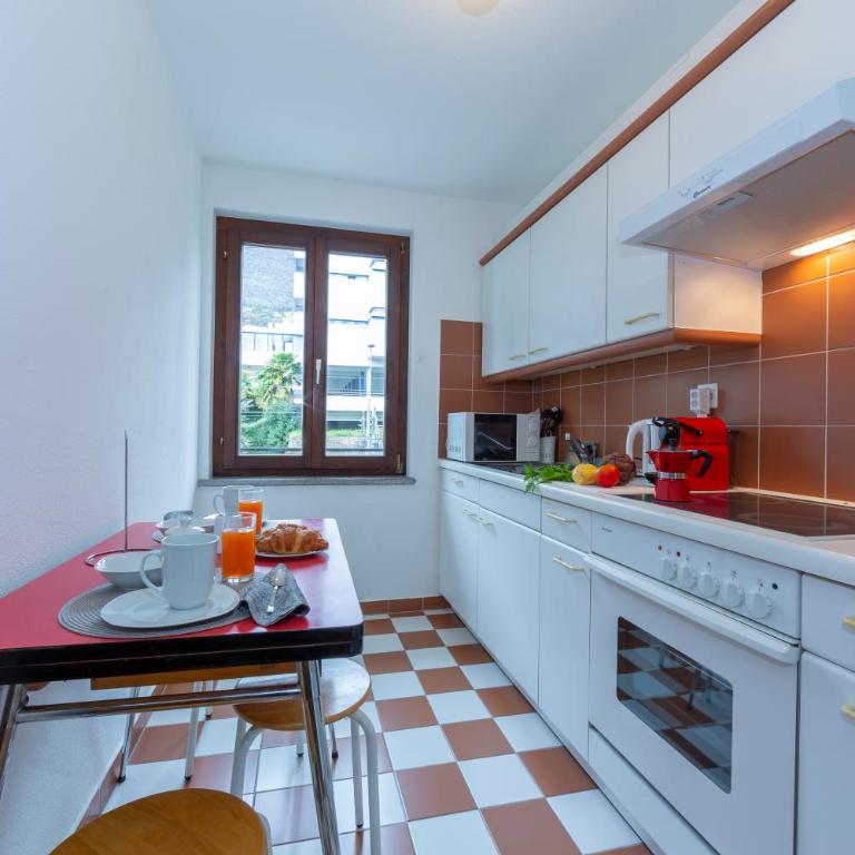 Casa Chiara Muralto with Balcony & Wi‑Fi - Happy Rentals - Appartamento con Balcone - 13