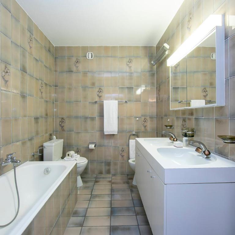 Casa Monti Belvedere with Pool + Terrace Dining - Happy Rentals - Appartamento Deluxe - 11