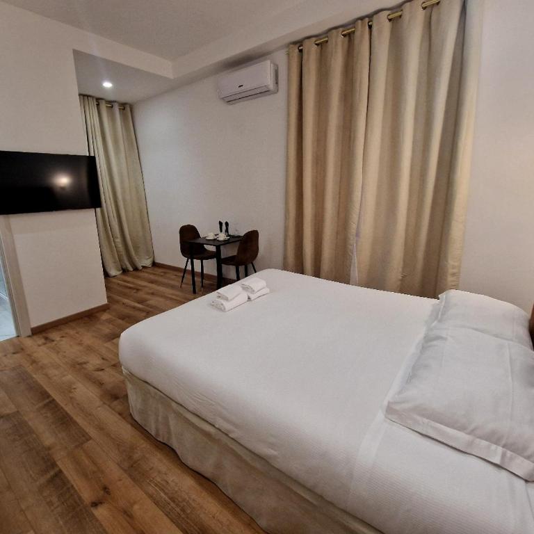 Cuma Suites - Camera Matrimoniale - 8