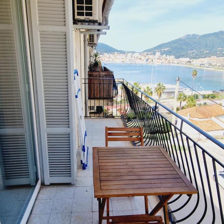 Magnifique appartement avec balcon vue mer à l'entrée d'Ajaccio - Appartement - Vue sur Mer - 5