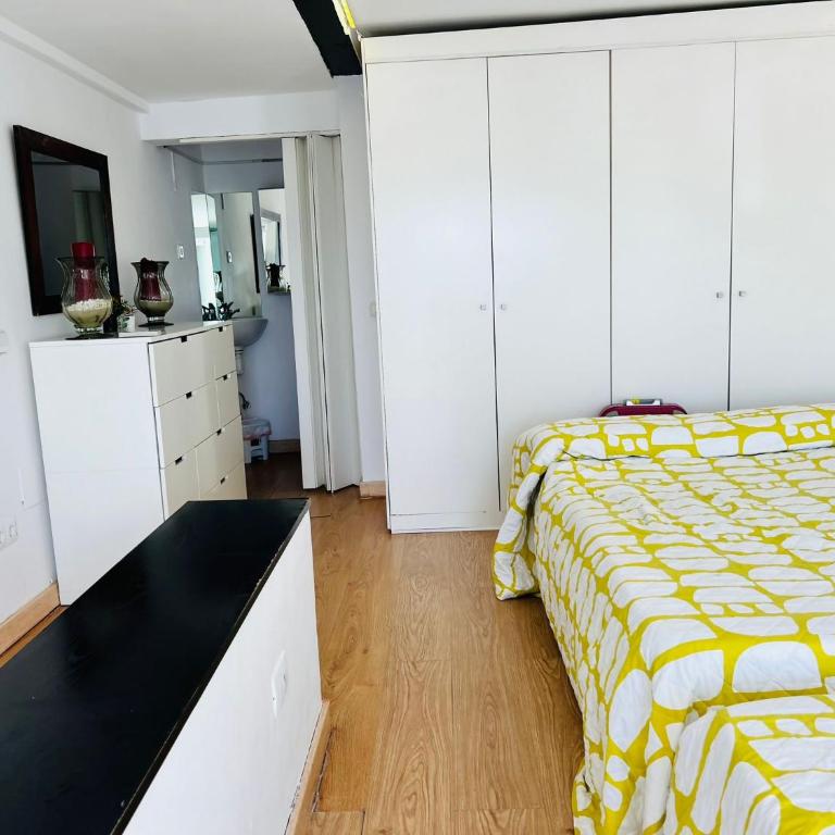 Espectacular apartamento con piscina y garaje. - Two-Bedroom Apartment - 20