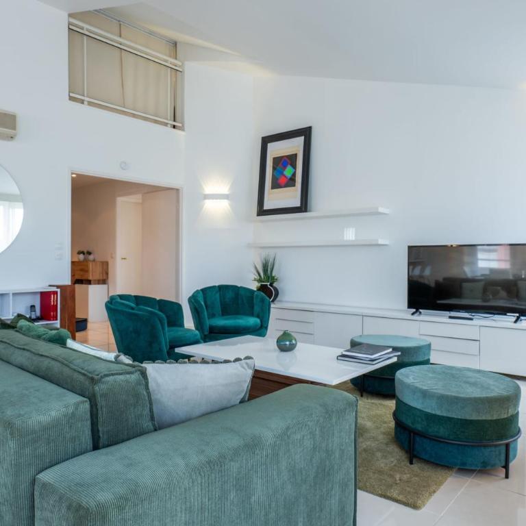 RARE! 120m ROOFTOP 5-minute walk to downtown - Appartement - 9