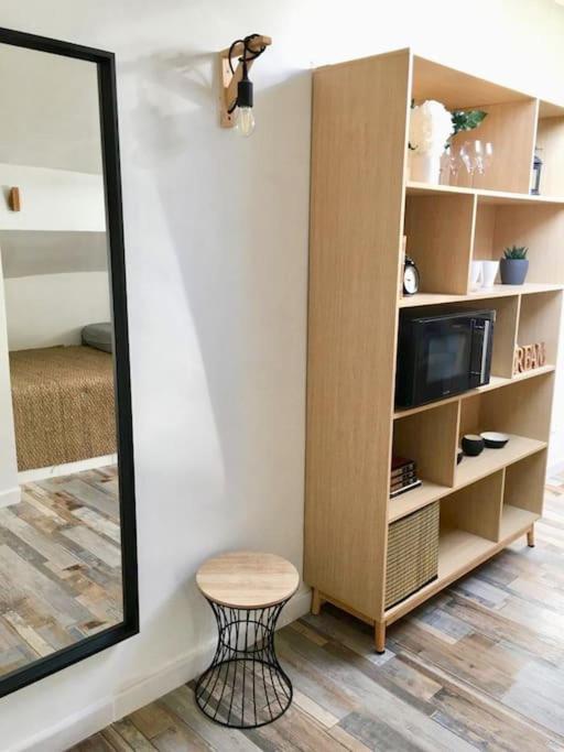 Studio sous les toits très bien placé et climatisé - Appartamento con 1 Camera da Letto - 2