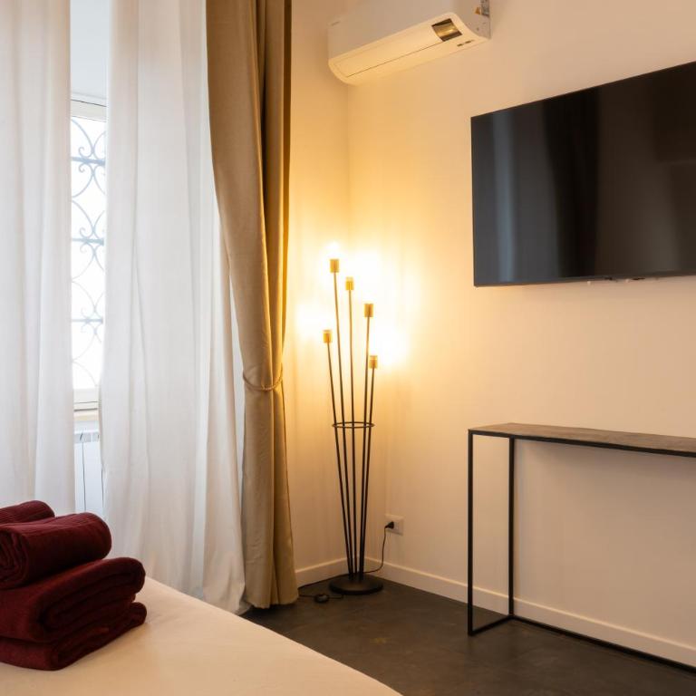 Embassy Suites Roma - Camera Matrimoniale con Bagno Privato - 17