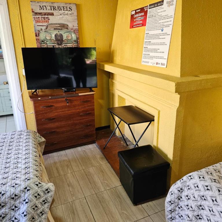Hostal Pucara Molina - Habitación Triple con baño - 8