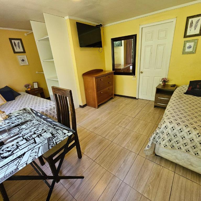 Hostal Pucara Molina - Habitación Doble - 2 camas dobles - 13