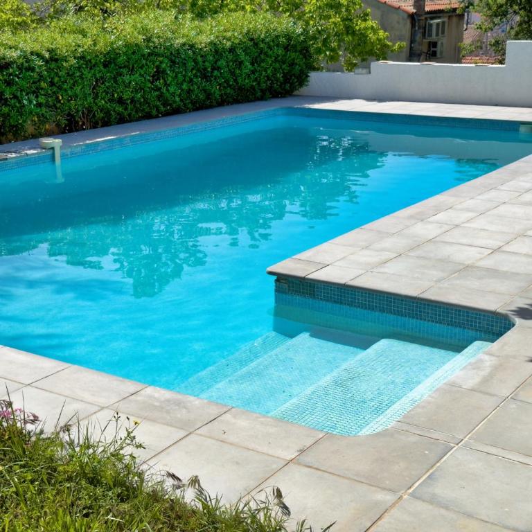 Maison de Charme Classée 3 étoiles - Calme, Jardin, Salle de Sport, Piscine - Casa con 2 Camere da Letto - 3