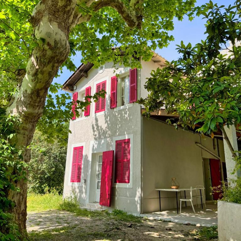 Maison de Charme Classée 3 étoiles - Calme, Jardin, Salle de Sport, Piscine - Casa con 2 Camere da Letto - 17
