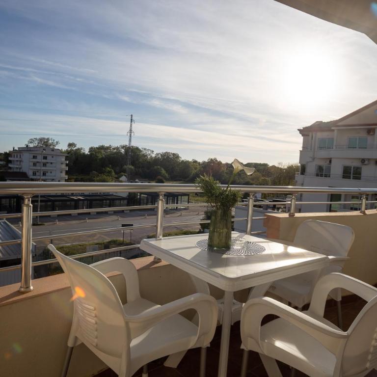 Villa Elezi - Double Room with Balcony - 3