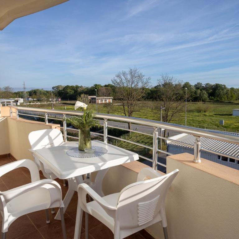 Villa Elezi - Double Room with Balcony - 4