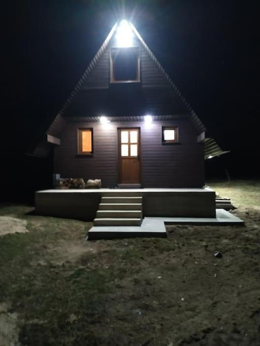 Brown cabin - Two-Bedroom Chalet - 7