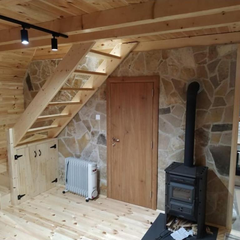 Brown cabin - Two-Bedroom Chalet - 24