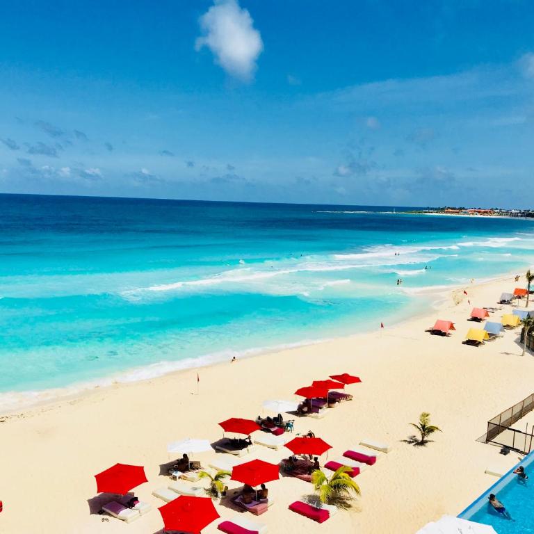 Beachside Apartments Cancun - Studio Apartment with Sea View - 8