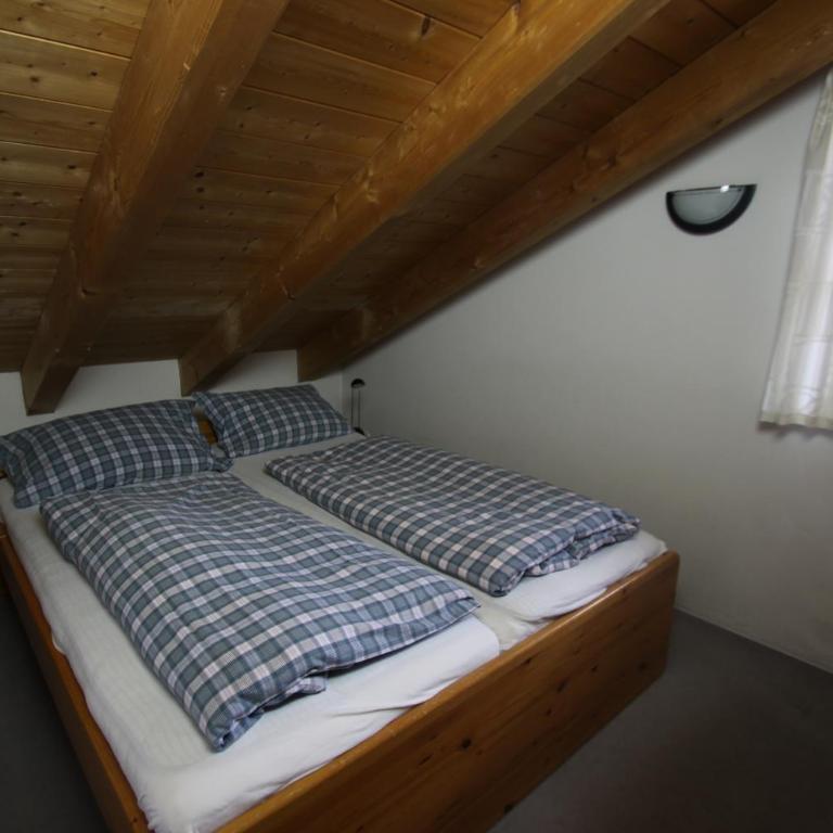 Ferienwohnung Almhüttenweg Dreitorspitze - Three-Bedroom Apartment - 2