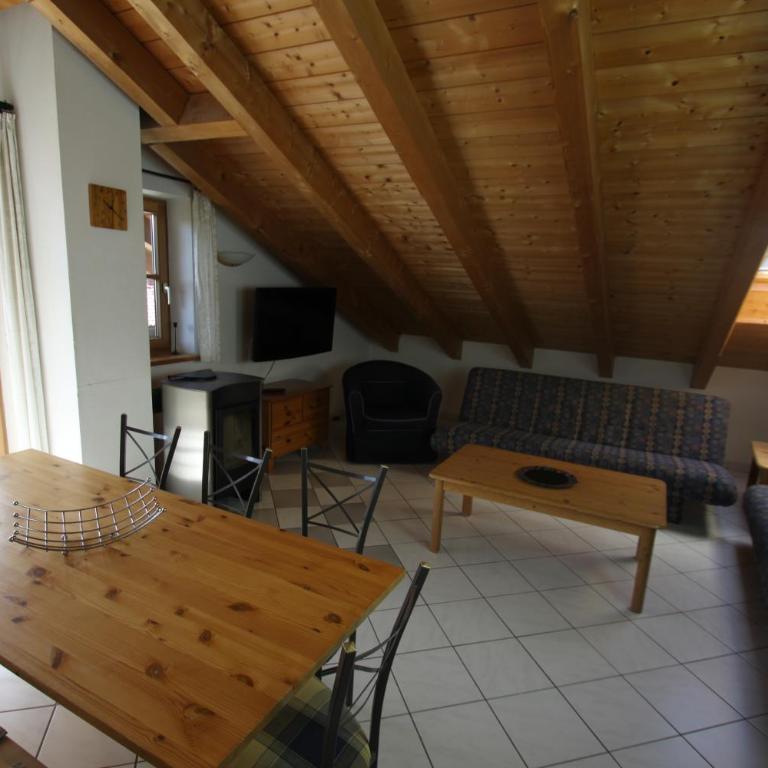 Ferienwohnung Almhüttenweg Dreitorspitze - Three-Bedroom Apartment - 10