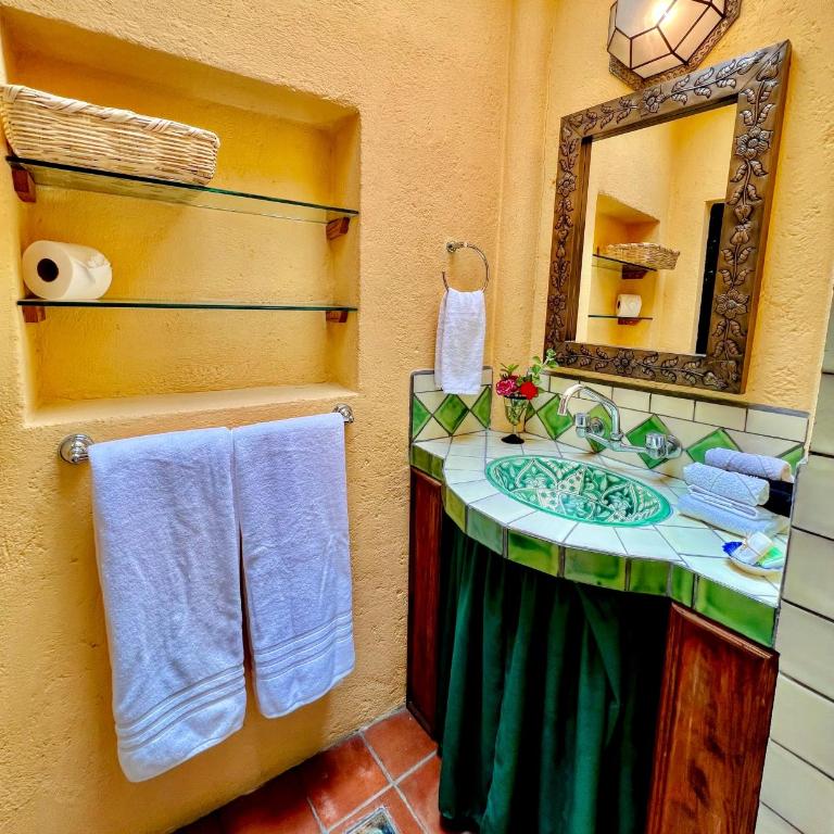 Boutique Hotel Casa Camellia - Superior Double Room - 13