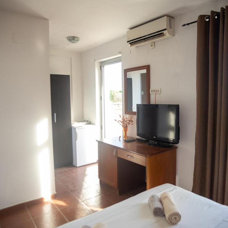 Villa Elezi - Double Room - 4