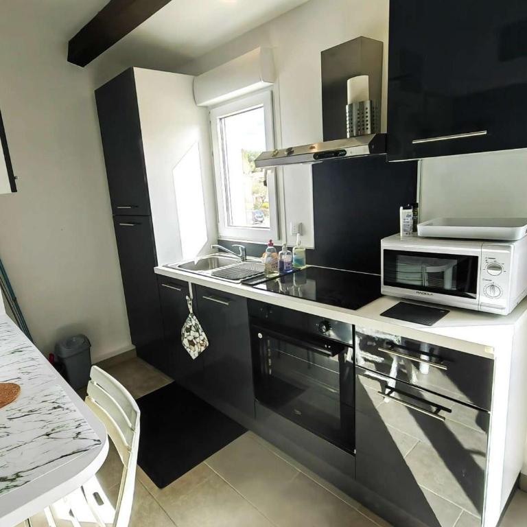 Studio mezzanine au cœur de la pinède, à 800m de la plage, 4 pers, parking privatif - FR-1-607-191 - Studio - 4