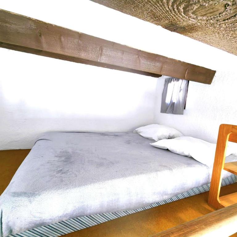 Studio mezzanine au cœur de la pinède, à 800m de la plage, 4 pers, parking privatif - FR-1-607-191 - Studio - 8