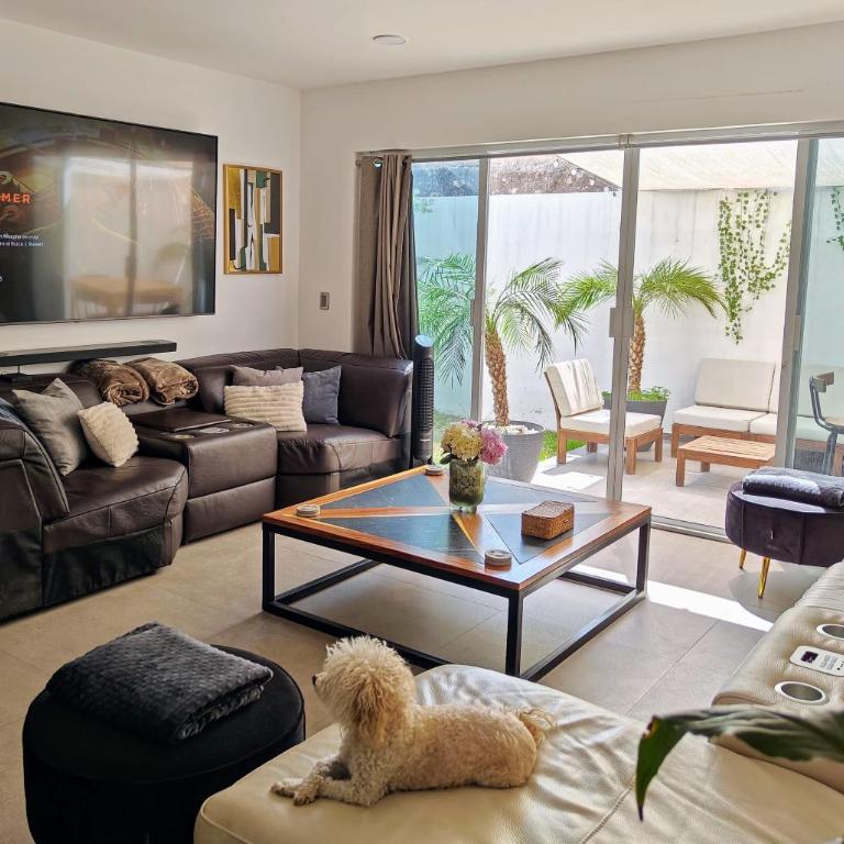 Juriquilla Home, 5 Bedrooms, 3 Community Pool - Four-Bedroom House - 11